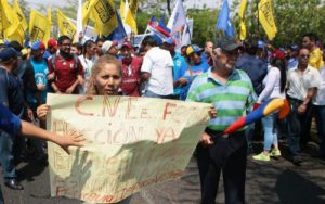 MUD convocó a marchar hacia el CNE por el referendo contra Maduro