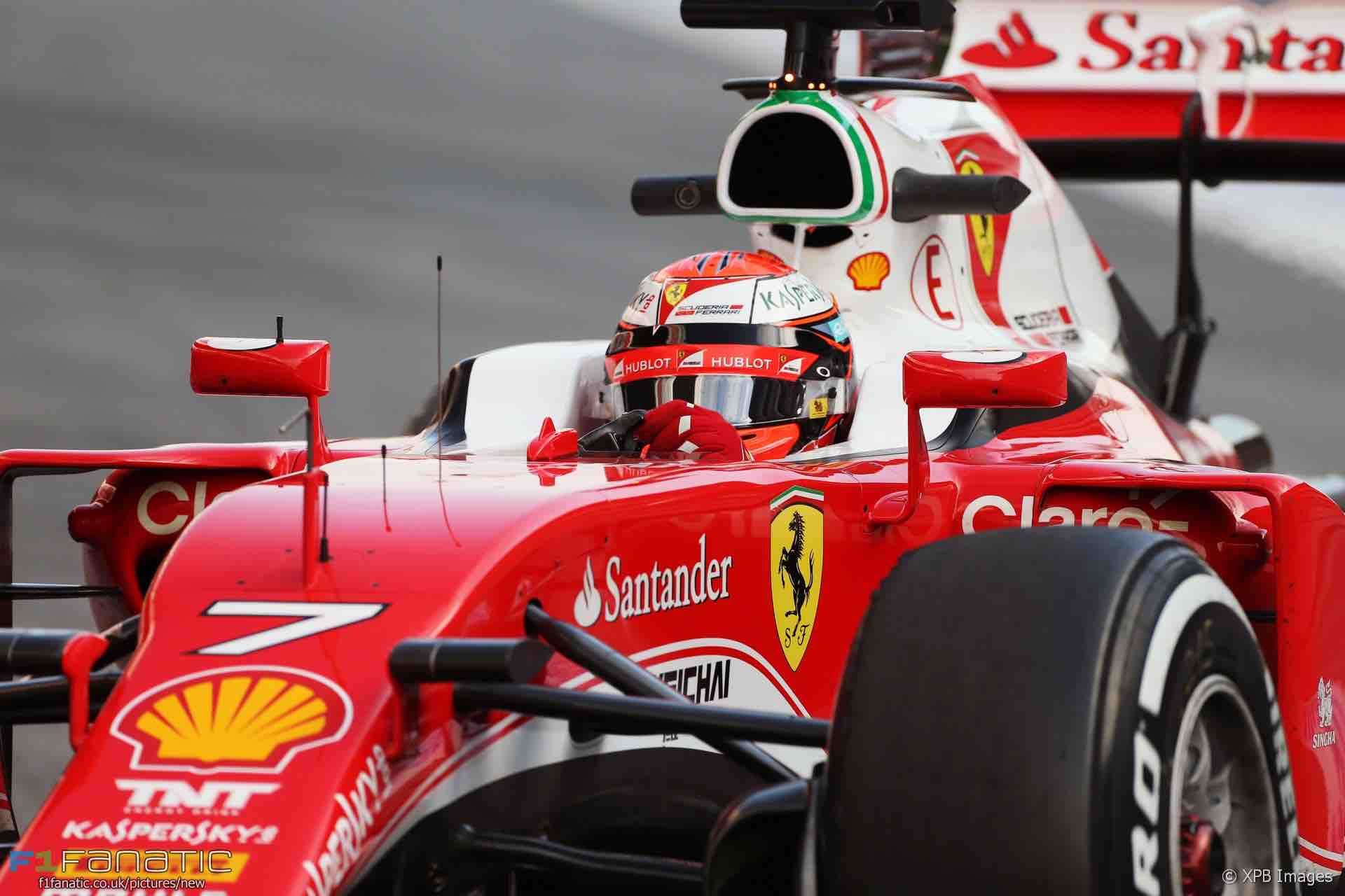 Kimi Raikkonen a bordo della Ferrari SF16-H.