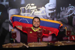 Jonathan Saavedra se tituló como el mejor Bartender del país en la gran final. 