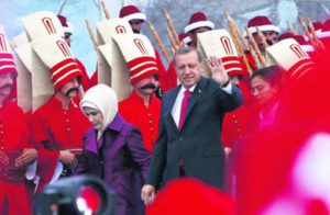 Erdogan, il sultano, conquista le piazze