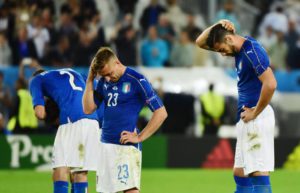 Italy players Mattia De Sciglio (L), Graziano Pelle (R) and Emanuele Giaccherini react after losing the shoot-out during the UEFA EURO 2016 quarter final match between Germany and Italy at Stade de Bordeaux in Bordeaux, France, 02 July 2016. EPA/CAROLINE BLUMBERG   