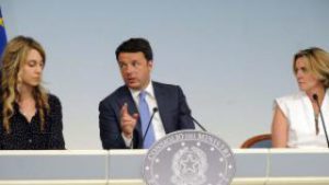 Contratti Pa, Renzi promette più soldi 