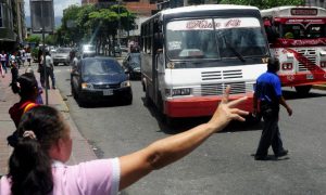 Transportistas piden aumento en la tarifa del pasaje urbano