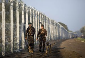 L'Ungheria annuncia una nuova barriera anti-migranti 