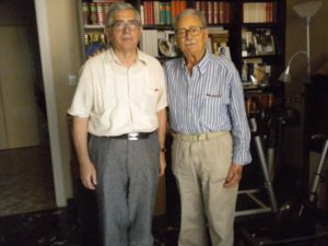 Il prof. Luigi Casale con l'autore del libro Antonio Carosella