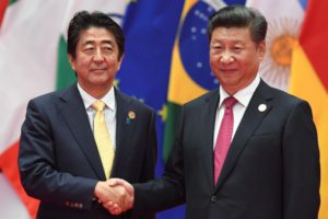 Cina e Giappone tornano a parlarsi direttamente ai massimi livelli dopo un digiuno di un anno e mezzo: il presidente Xi Jinging e il premier Shinzo Abe hanno avuto il bilaterale a lungo atteso a G20 ormai concluso