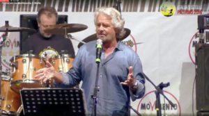 Beppe Grillo durante il suo intervento sul palco della festa del M5S a Palermo, in un frame tratto dal profilo Facebook del movimento, 24 settembre 2016. FACEBOOK M5S