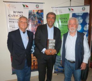 Filippo Vagnoni, ambasciatore Silvio Mignano e Martin Sosa (Facebook Istituto Cultura)