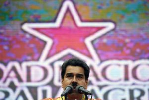 Oficialistas marchan para ratificar apoyo al presidente Maduro