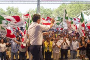 Il presidente del Consiglio Matteo Renzi durante il suo intervento alla chiusura alla Festa dell'Unità a Catania, 11 settembre 2016. ANSA/ UFFICIO STAMPA PALAZZO CHIGI/ TIBERIO BARCHIELLI