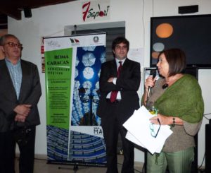 Da destra: la direttrice dell'Istituto di Cultura, Erica Berra; il segretario d'Ambasciata, Lorenzo Salinas; e Federico Prieto, della fondazione Fundavag.
