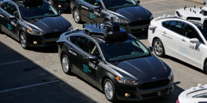 Uber sfida Google car, debutta la flotta di auto senza pilota 