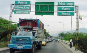 Vehículos pesados comenzaron a pasar hoy hacia Colombia