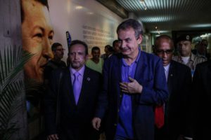 Zapatero, a su llegada a Caracas