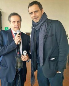 Alessandro Preziosi con il giornalista Emilio Buttaro