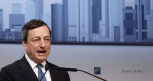 Draghi difende Bce, jobs act prova non fermiamo riforme 