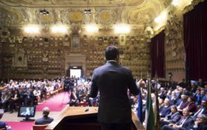 Foto Palazzo Chigi/Tiberio Barchielli/LaPresse28 10 2016 Padova, Italia Politica Il Presidente del Consiglio Matteo Renzi in visita all'Università di PadovaNella foto: il premier Matteo Renzi LaPresse/Palazzo Chigi/Tiberio Barchielli ------------------------------------------------------------------------------------------