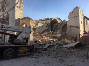 The Monks of Norcia @monksofnorcia  2 h2 ore fa The Basilica of St. Benedict is destroyed, flattened by most recent earthquake. #Terremoto