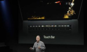 Apple scommette su pc, arriva MacBook Pro con touch bar 
