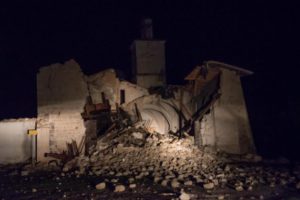 Foto LaPresse - Mario Sabatini 26/10/2016 Norcia, (Italia) cronaca Terremoto Centro Italia: crolla la chiesa di San Salvatore a Campi di Norcia nella foto: a chiesa di San Salvatore a Campi di Norcia ------------------------------------------------------------------------------------------