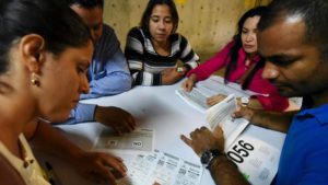 Colombia: No vince referendum su accordo governo-Farc 
