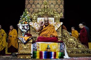 Dalai Lama a studenti, futuro è nelle vostre mani 