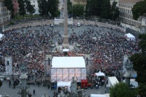Renzi punta al pienone in Piazza del Popolo, ma la minoranza non ci sarà