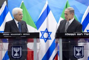Il presidente della Repubblica Sergio Mattarella e il primo ministro Benjamin Netanyahu nel corso delle dichiarazioni alla stampa, Gerusalemme, 2 novembre 2016. ANSA/ UFFICIO STAMPA QUIRINALE - PAOLO GIANDOTTI 