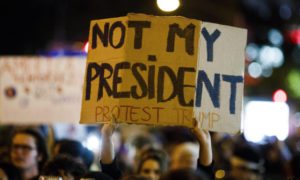 Esplode protesta anti-Trump, cortei in tutta America