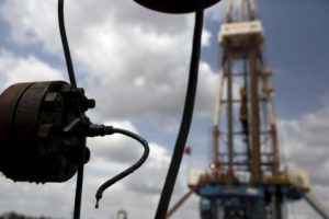 Petróleo venezolano cae por tercera semana seguida y cierra en 39,14 dólares