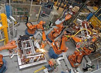 Una fabbrica attrezzata con robot