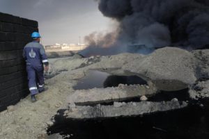 oxfam su pozzi bruciati a Mosul
