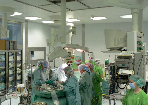 Sala operatoria di ospedale.