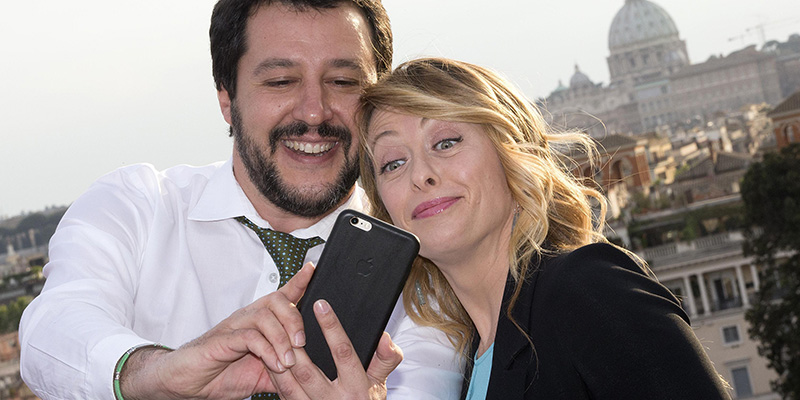 Il segretario federale della Lega Nord Matteo Salvini con la presidente di Fratelli d'Italia, Giorgia Meloni. prima delle elezioni del 4 marzo.
