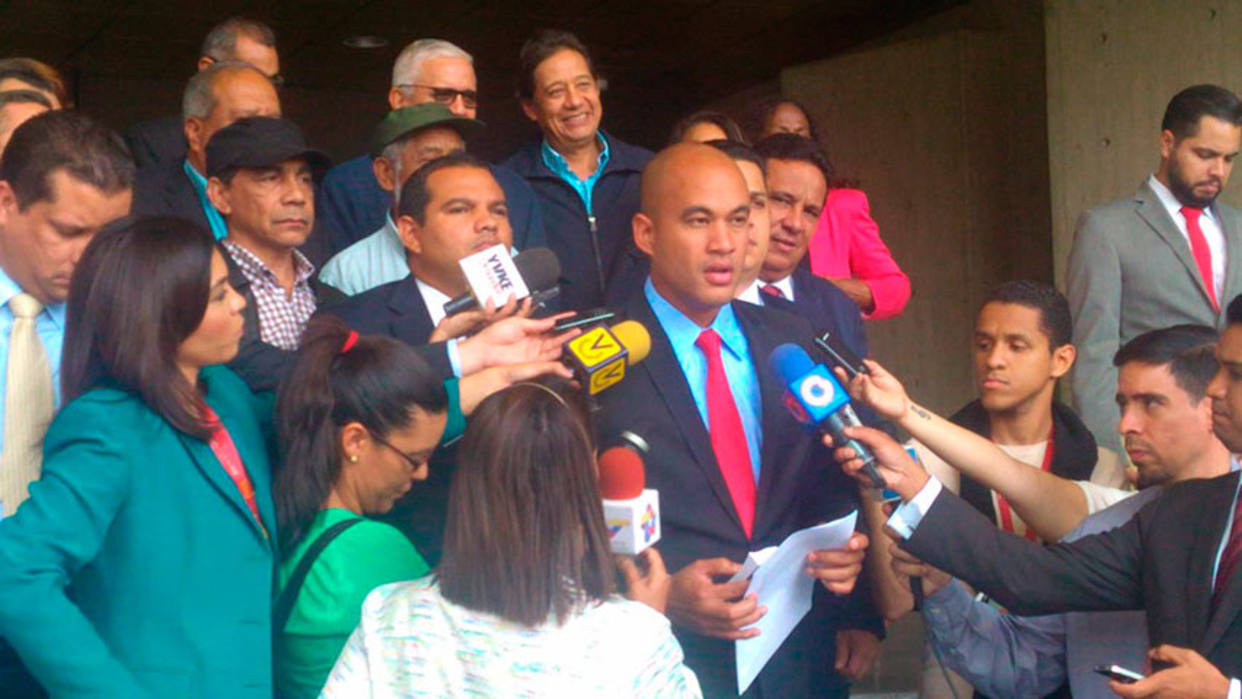 Héctor Rodríguez solicitó al Consejo Legislativo del Estado Miranda iniciar una investigación a Henrique Capriles por presunta corrupción y mala administración