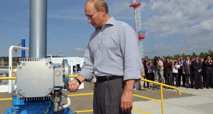 Vladimir Putin, avvia uno stabilimento di raffineria russo. Opec
