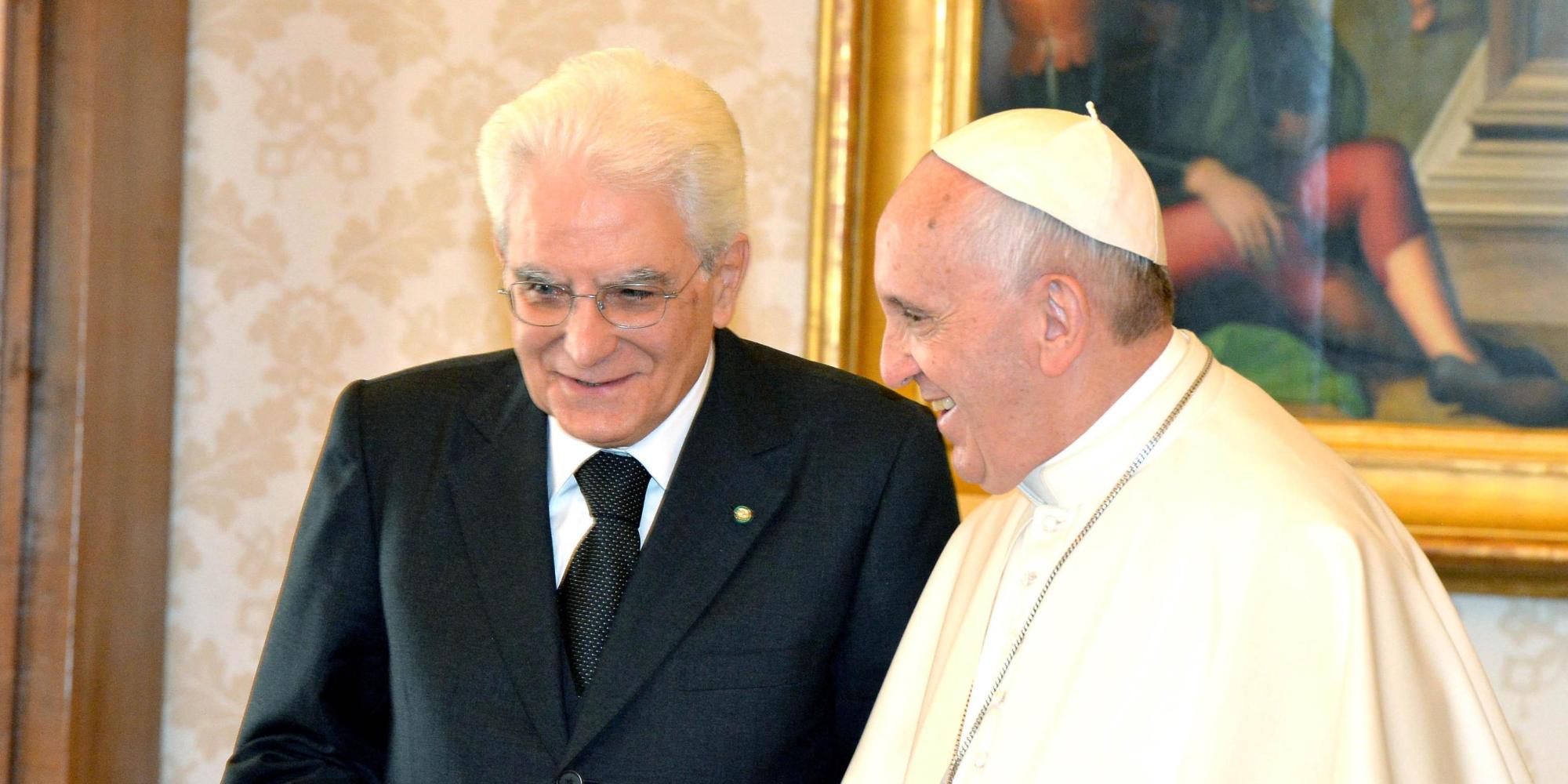 Il Presidente della Repubblica Sergio Mattarella accolto nella Sala del Tronetto da Sua Santità Francesco,