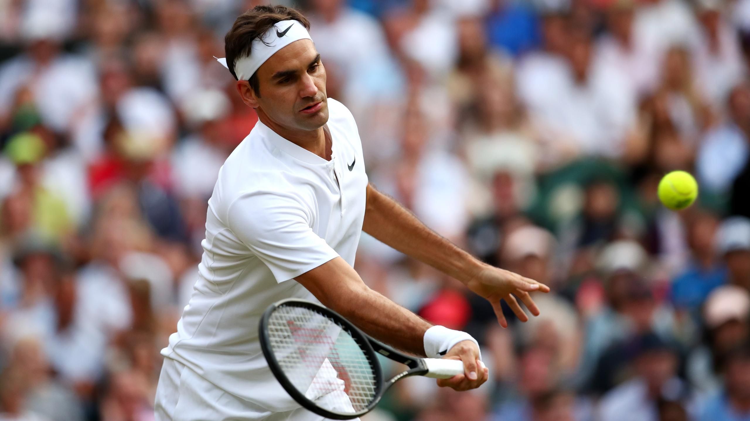 Roger Federer in azione.