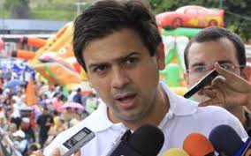 El alcalde del municipio Sucre, Carlos Ocariz, criticó al Consejo Nacional Electoral (CNE) debido a las circunstancias que perjudicaron el proceso comicial.