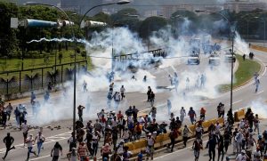 Esagerato l'uso di lacrimogeni durante le proteste dell'Opposizione