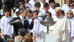 Papa Francesco y el presidente Juan Manuel Santos