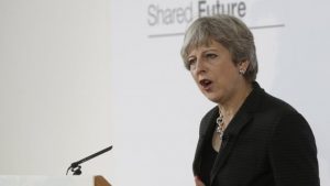 Theresa May agli italiani in Gran Bretagna: "Vogliamo che restiate"