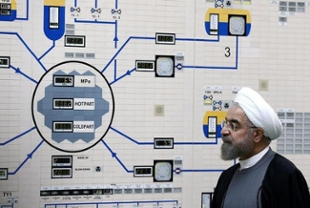 Rohani visita la stazione nucleare iraniana.