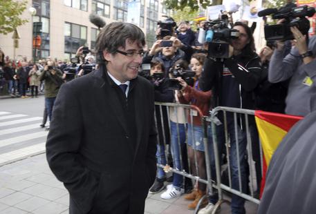 L'ex presidente della Generalitat catalana ha scelto di recarsi in Danimarca per prendere parte ad un dibattito organizzato dall'università malgrado la minaccia di un'azione immediata della procura spagnola presso la Corte Suprema.