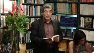 El embajador Silvio Mignano, diplomático, poeta, escritor y hombre de profunda formación cultural, fue el encargado de la traducción de los poemas para la edición del libro.