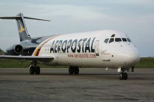 La aerolínea estatal Aeropostal exigió divisas al gobierno para seguir operando en el país. 