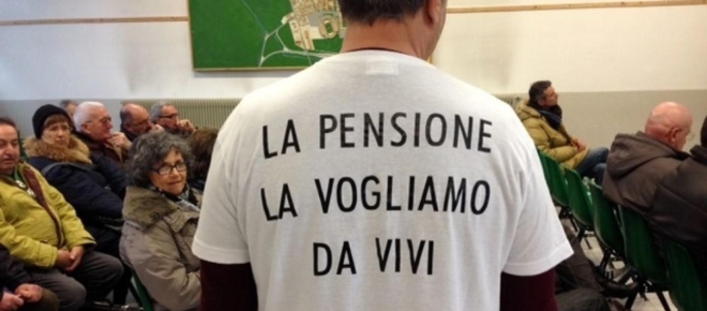 Persona di spalle con una maglietta con la scritta: La pensione la vogliamo da vivi". Pensioni