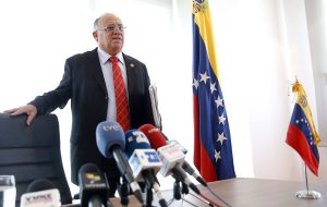 L'Ambasciatore venezuelano Mario Isea torna in Venezuela, l’esecutivo spagnolo ha deciso di applicare il principio diplomatico di reciprocità