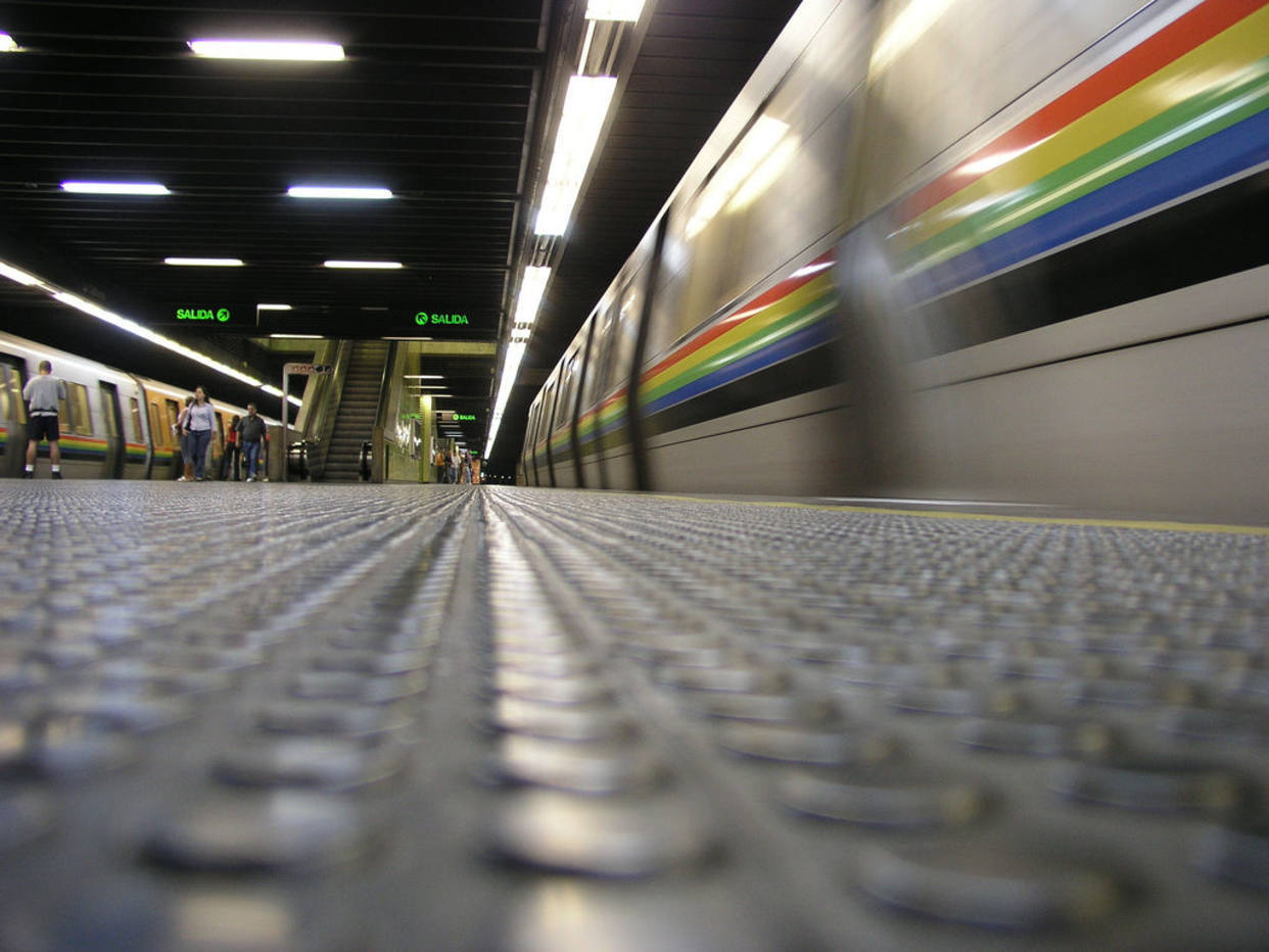 Кубинская метро. Метрополитен Каракаса. Метро в Бразилии 2012. Un Metro. Метро папга обой.