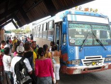 Por el momento el pasaje tiene un valor de 2.000 bolívares y su último ajuste también fue impuesto por el gremio de transporte sin contar con el aval del ministerio de Poder Popular para el Transporte.